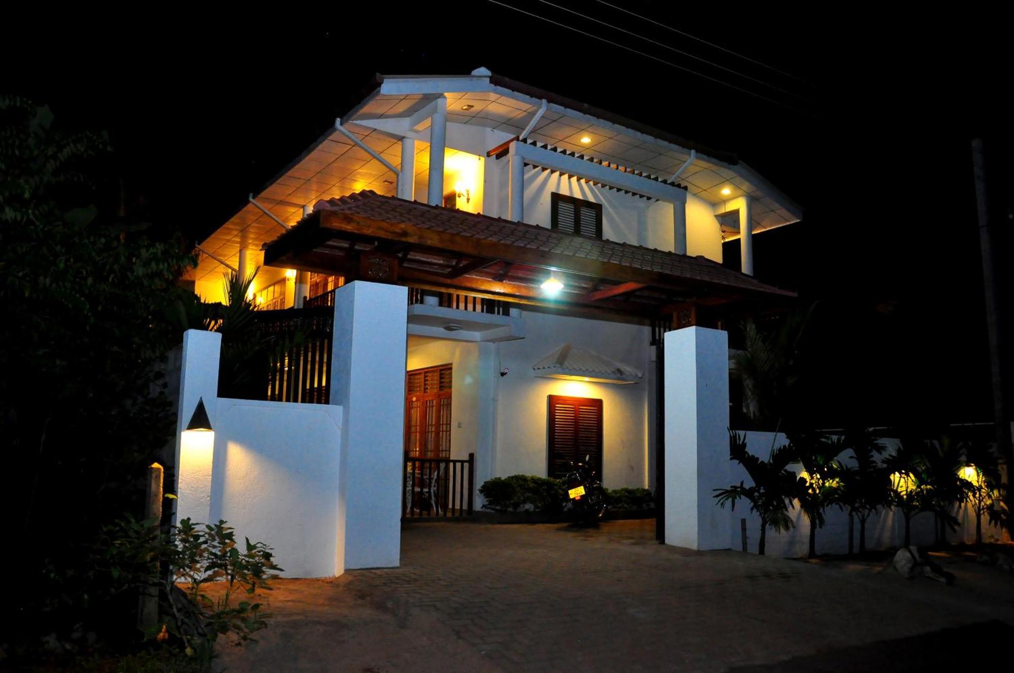London Palace Anuradhapura Exterior foto
